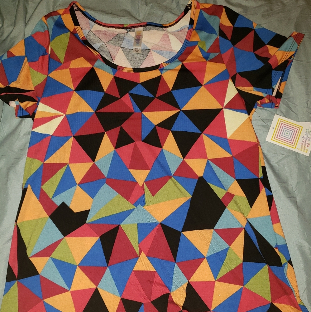Lularoe size Medium shirt NWT